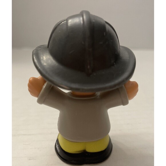 Fisher Price Little People Helping Others Firefighter Figure Girl & Boy Lot of 3 - Picture 5 of 8